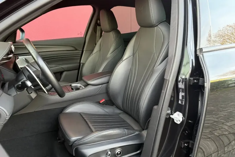 Maserati Grecale din 2023 cu 32.166 km - oferta MAS163279 - foto 19