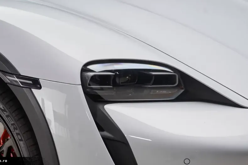 Porsche Taycan din 2022 cu 26.500 km - oferta POR163298 - foto 12