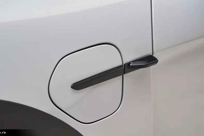 Porsche Taycan din 2022 cu 26.500 km - oferta POR163298 - foto 13