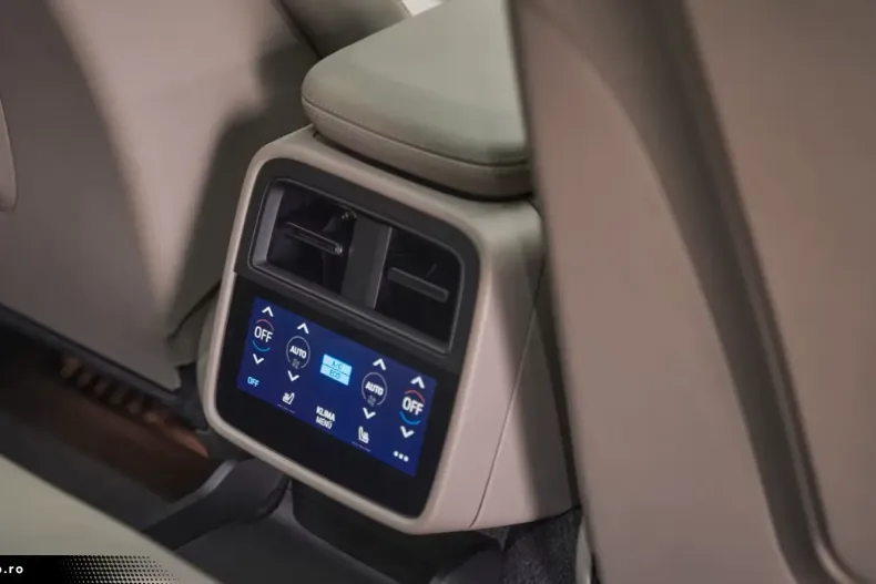 Porsche Taycan din 2022 cu 26.500 km - oferta POR163298 - foto 19