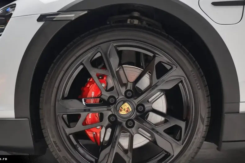 Porsche Taycan din 2022 cu 26.500 km - oferta POR163298 - foto 25