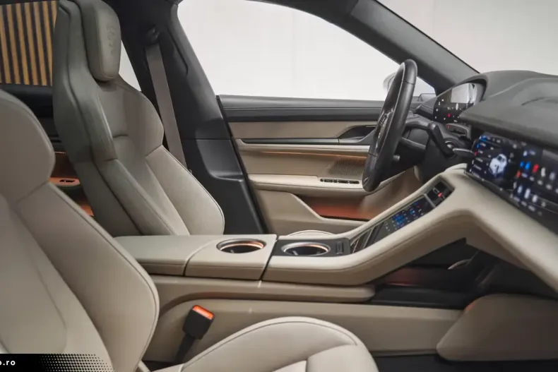 Porsche Taycan din 2022 cu 26.500 km - oferta POR163298 - foto 28