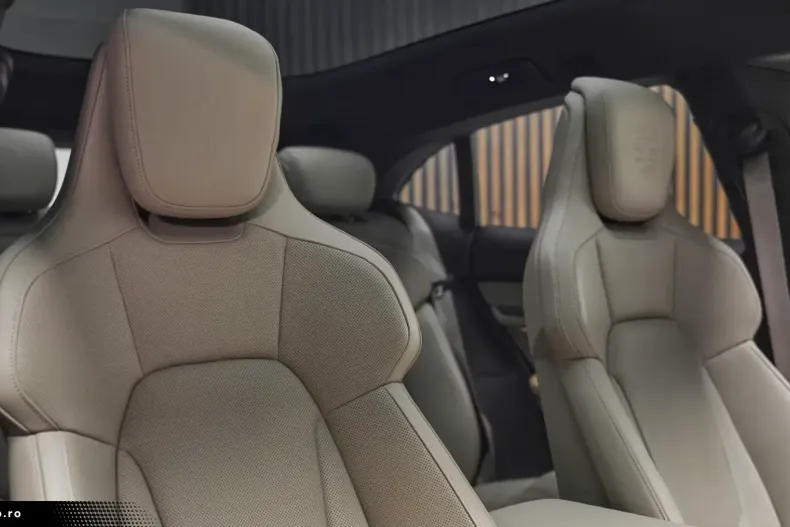 Porsche Taycan din 2022 cu 26.500 km - oferta POR163298 - foto 29