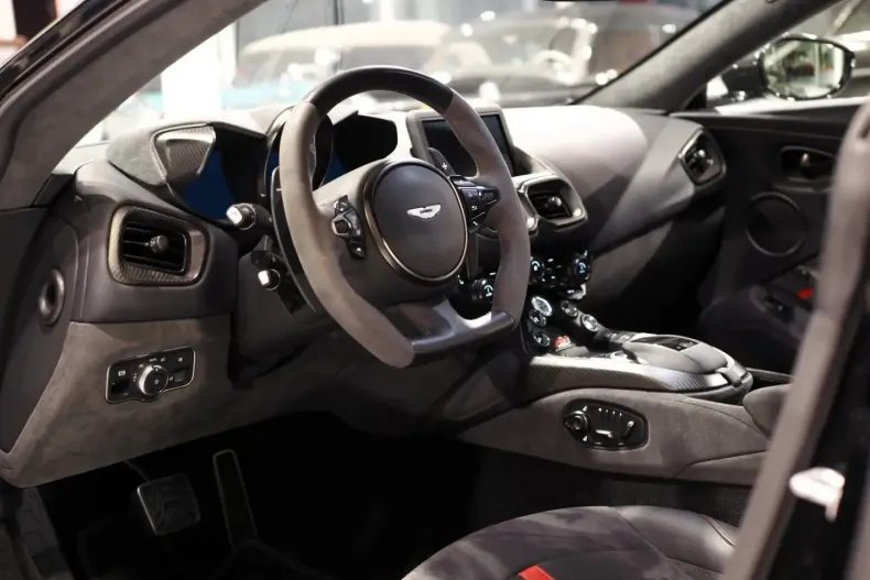 Aston Martin V8 Vantage din 2023 cu 12.800 km - oferta AST163299 - foto 6