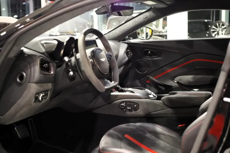 Aston Martin V8 Vantage din 2023 cu 12.800 km - oferta AST163299 - foto 8