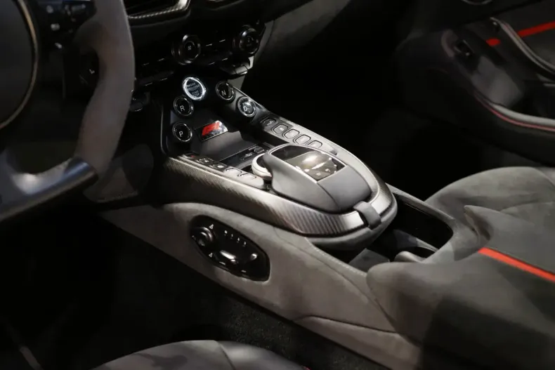 Aston Martin V8 Vantage din 2023 cu 12.800 km - oferta AST163299 - foto 9