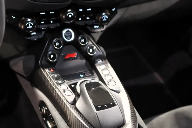 Aston Martin V8 Vantage din 2023 cu 12.800 km - oferta AST163299 - foto 14