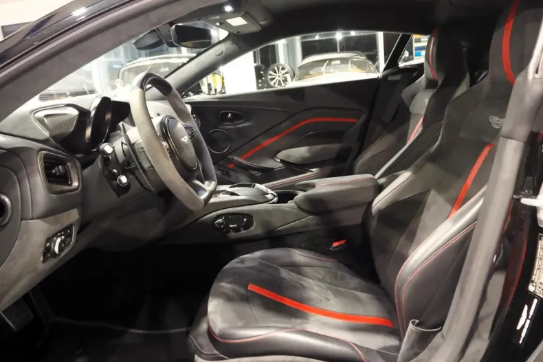 Aston Martin V8 Vantage din 2023 cu 12.800 km - oferta AST163299 - foto 17