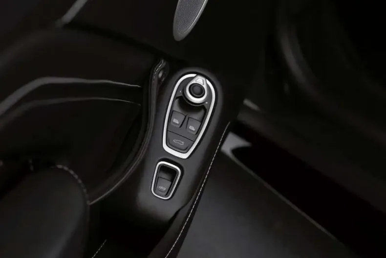 Aston Martin Altele din 2021 cu 27.500 km - oferta AST163305 - foto 12