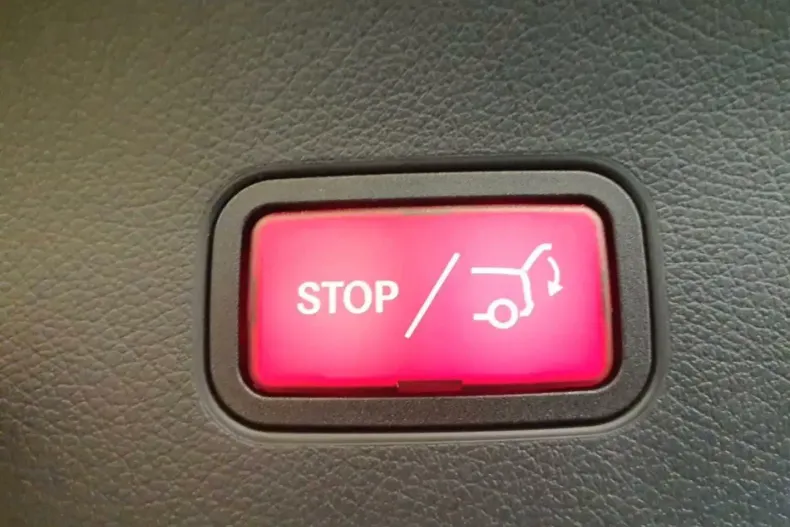 Mercedes-Benz GLC 300 din 2023 cu 34.022 km - oferta MER163332 - foto 9