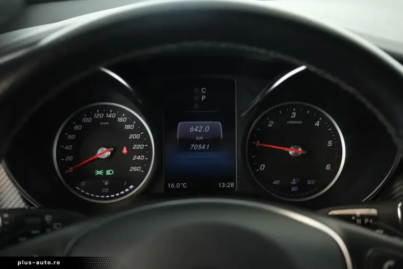 Mercedes-Benz V 300 din 2023 cu 70.800 km - oferta MER163333 - foto 11