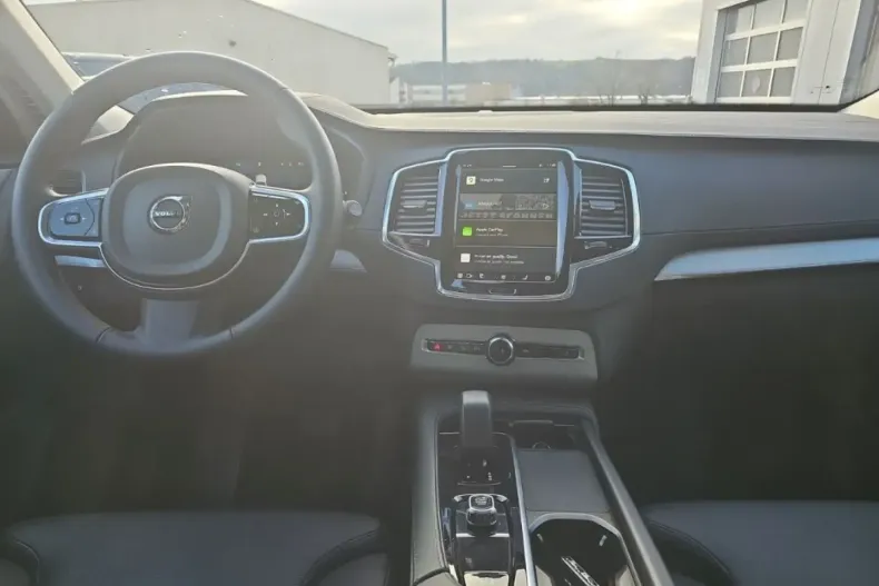 Volvo XC90 din 2024 cu 20.800 km - oferta VOL163341 - foto 7