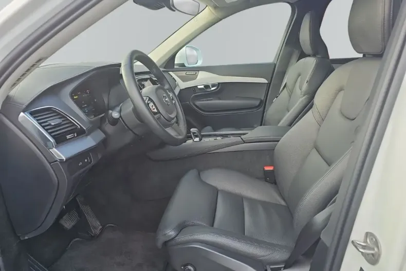 Volvo XC90 din 2024 cu 20.800 km - oferta VOL163341 - foto 8