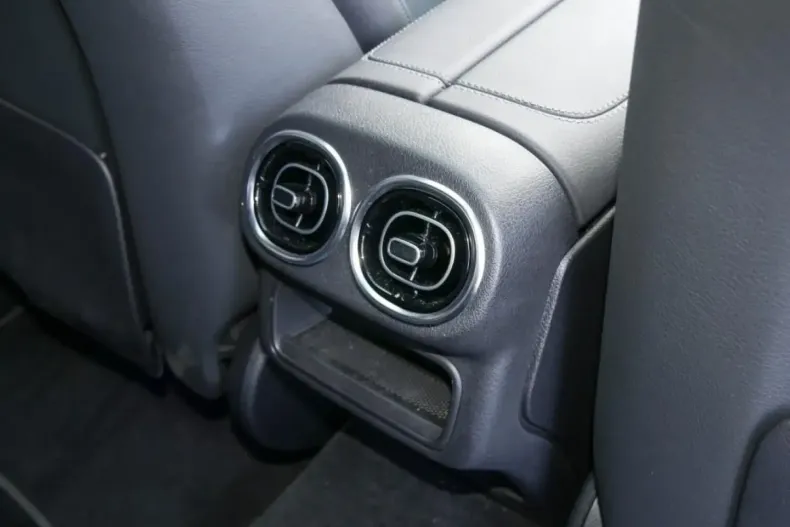 Mercedes-Benz GLC 200 din 2025 cu 5.461 km - oferta MER163345 - foto 18