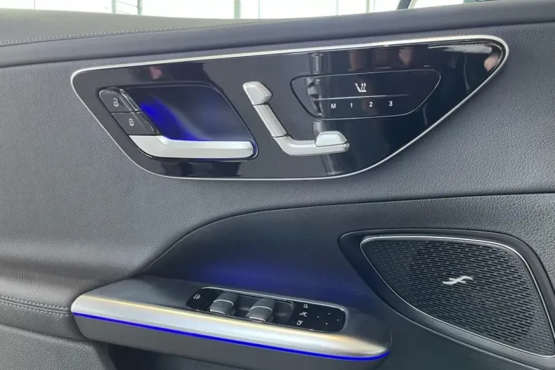 Mercedes-Benz C 300 din 2024 cu 6.886 km - oferta MER163350 - foto 17