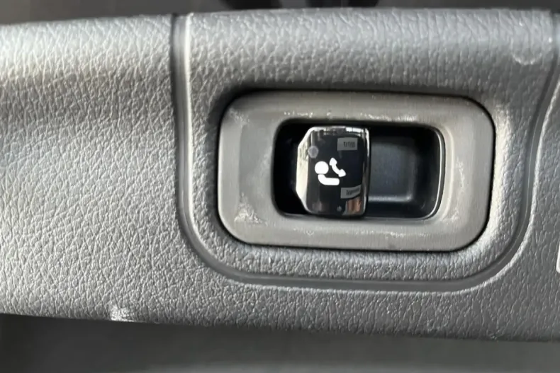 Mercedes-Benz C 300 din 2024 cu 6.886 km - oferta MER163350 - foto 22