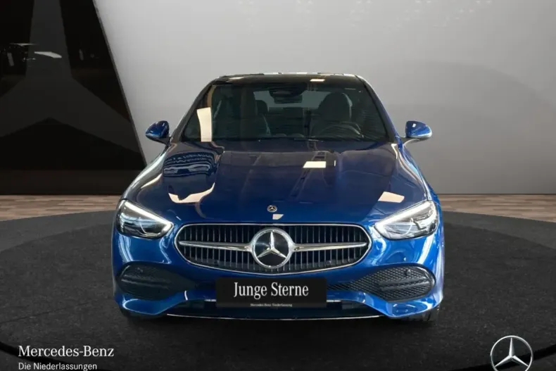 Mercedes-Benz C 300 din 2024 cu 3.630 km - oferta MER163351 - foto 2