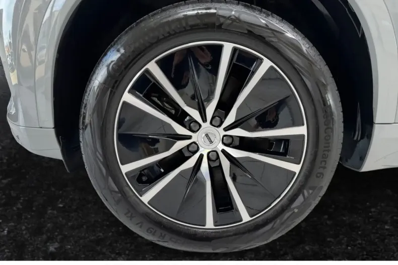 Volvo XC90 din 2024 cu 23.224 km - oferta VOL163364 - foto 14