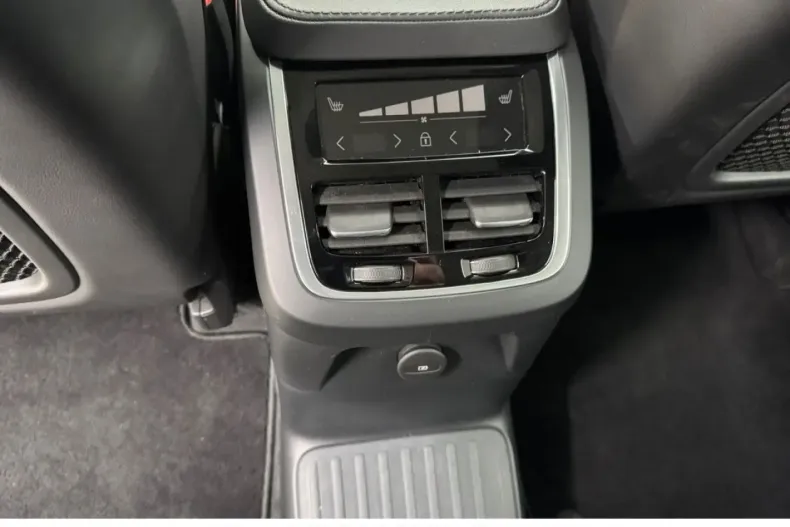 Volvo XC90 din 2024 cu 23.224 km - oferta VOL163364 - foto 18