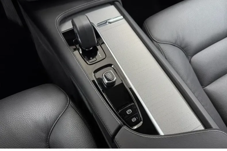 Volvo XC90 din 2024 cu 23.224 km - oferta VOL163364 - foto 27