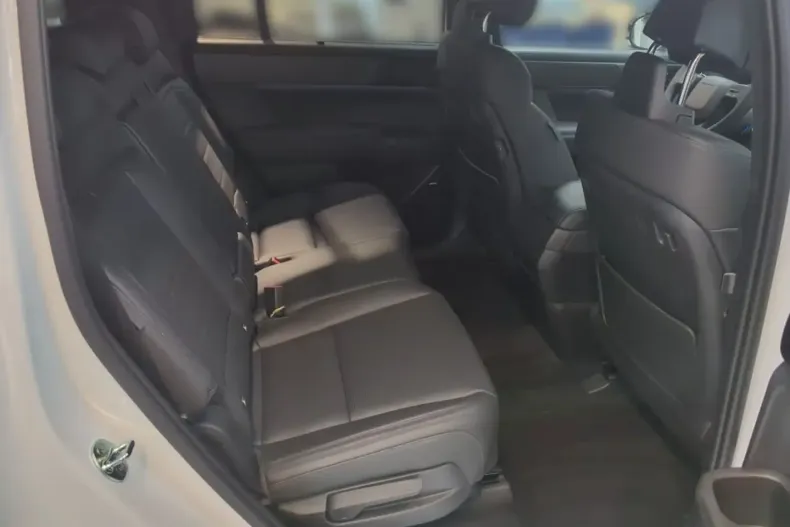 Hyundai SANTA FE din 2024 cu 13.526 km - oferta HYU163366 - foto 9