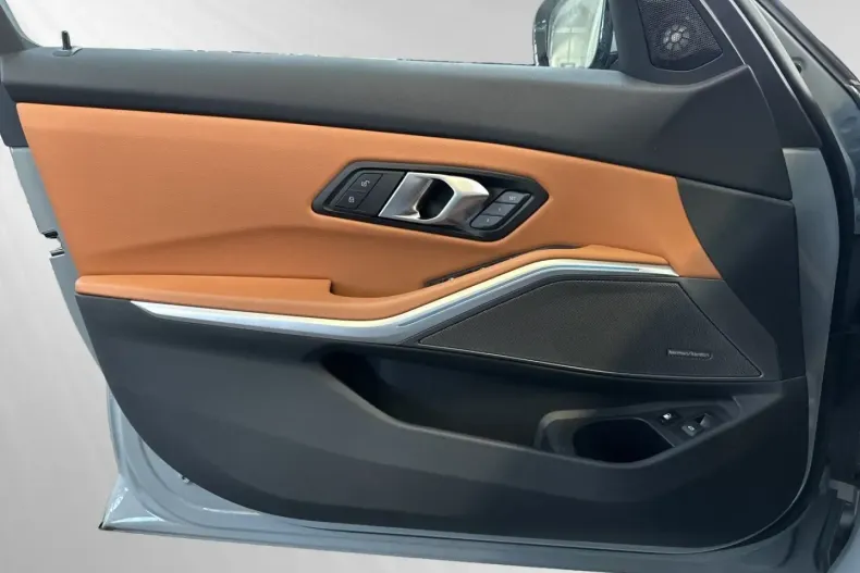 BMW 330 din 2024 cu 29.150 km - oferta BMW163369 - foto 12