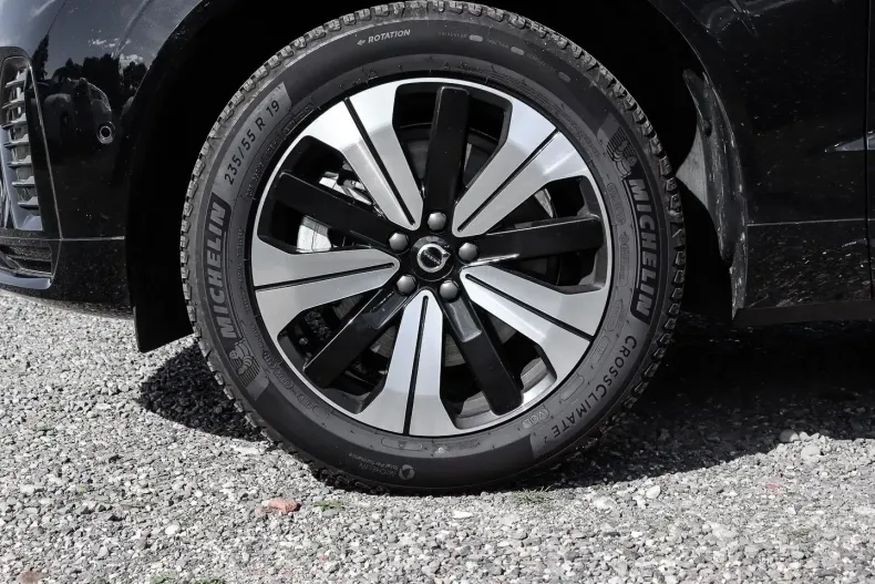 Volvo XC60 din 2024 cu 16.955 km - oferta VOL163372 - foto 3