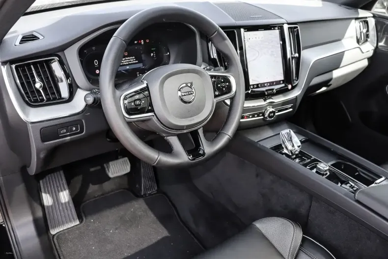 Volvo XC60 din 2024 cu 16.955 km - oferta VOL163372 - foto 4