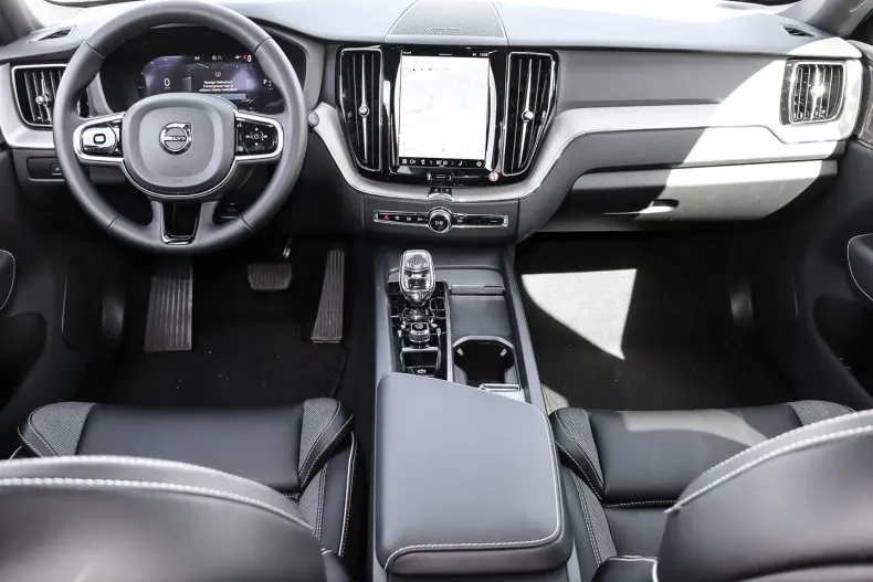 Volvo XC60 din 2024 cu 16.955 km - oferta VOL163372 - foto 5