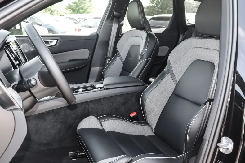 Volvo XC60 din 2024 cu 16.955 km - oferta VOL163372 - foto 7