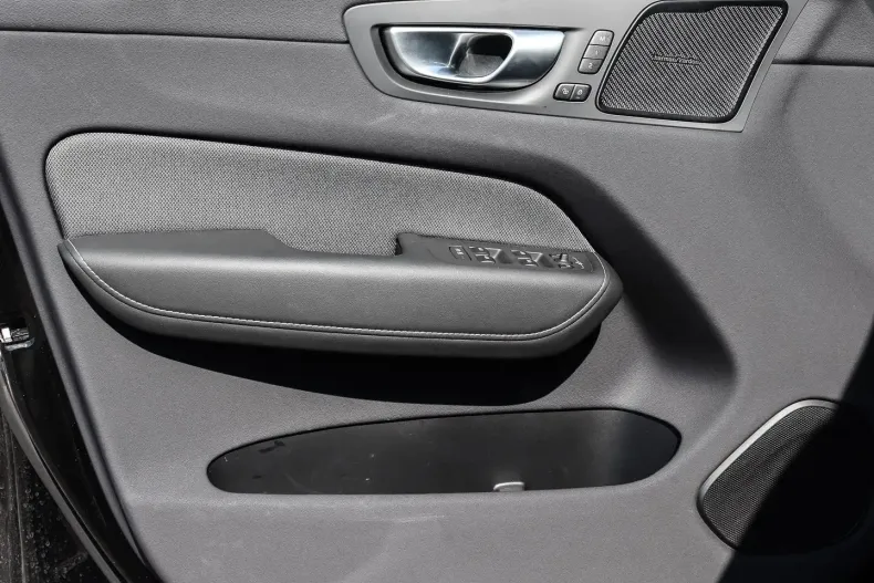 Volvo XC60 din 2024 cu 16.955 km - oferta VOL163372 - foto 10