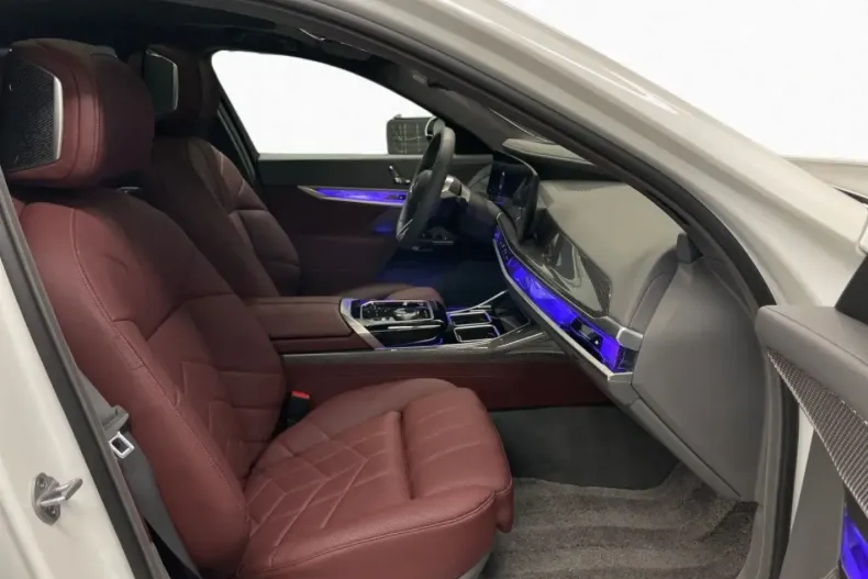 BMW i7 din 2025 cu 15.811 km - oferta BMW163376 - foto 6