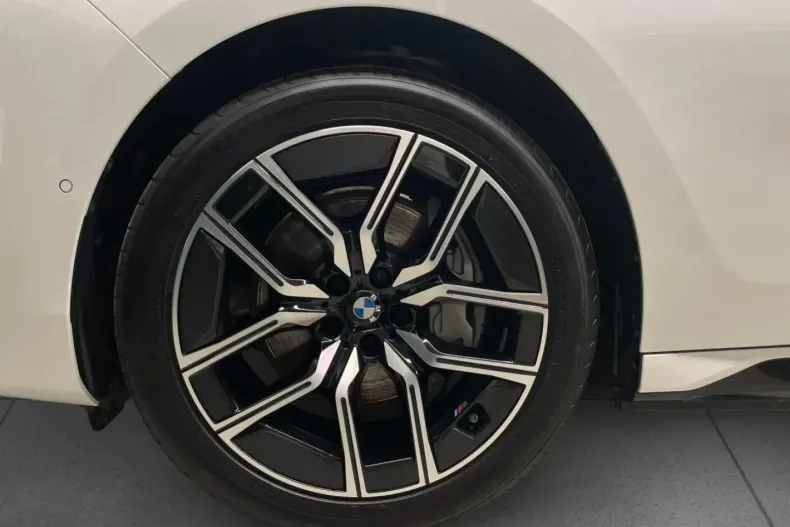 BMW i7 din 2025 cu 15.811 km - oferta BMW163376 - foto 12