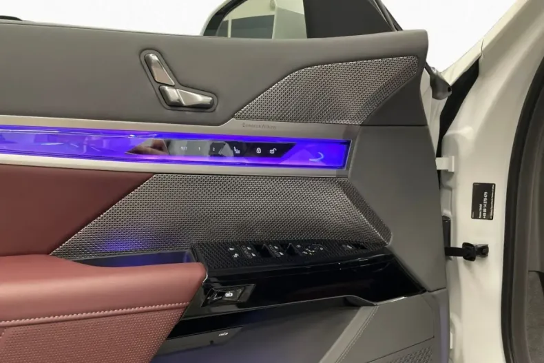 BMW i7 din 2025 cu 15.811 km - oferta BMW163376 - foto 13