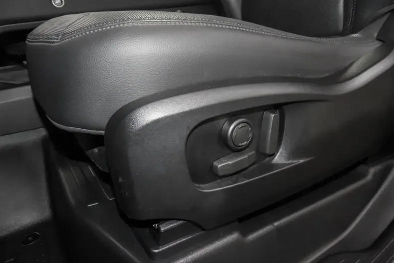 Land Rover Defender din 2023 cu 21.911 km - oferta LAN163400 - foto 15