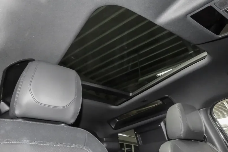 Land Rover Defender din 2023 cu 21.911 km - oferta LAN163400 - foto 16