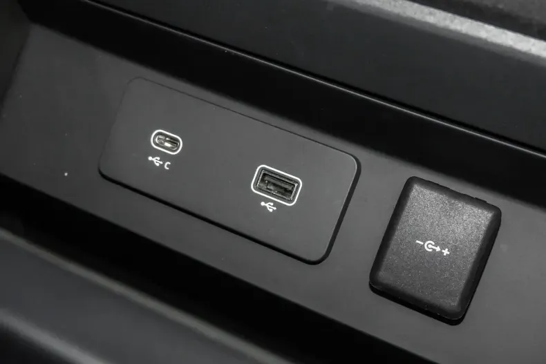 Land Rover Defender din 2023 cu 21.911 km - oferta LAN163400 - foto 18