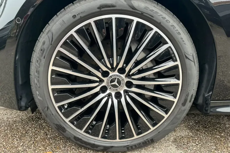 Mercedes-Benz CLE 300 din 2023 cu 3.349 km - oferta MER163404 - foto 4