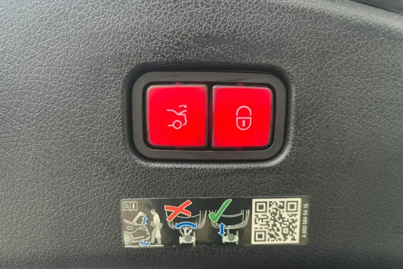 Mercedes-Benz CLE 300 din 2023 cu 3.349 km - oferta MER163404 - foto 8