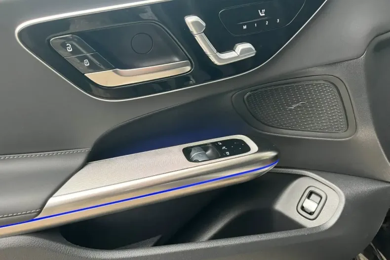 Mercedes-Benz CLE 300 din 2023 cu 3.349 km - oferta MER163404 - foto 10