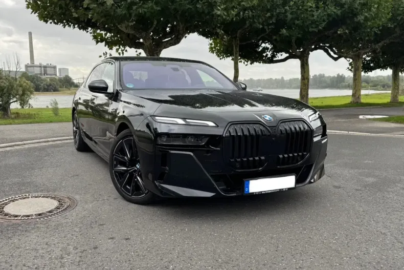 BMW 740 din 2024 cu 28.990 km - oferta BMW163408 - foto 3