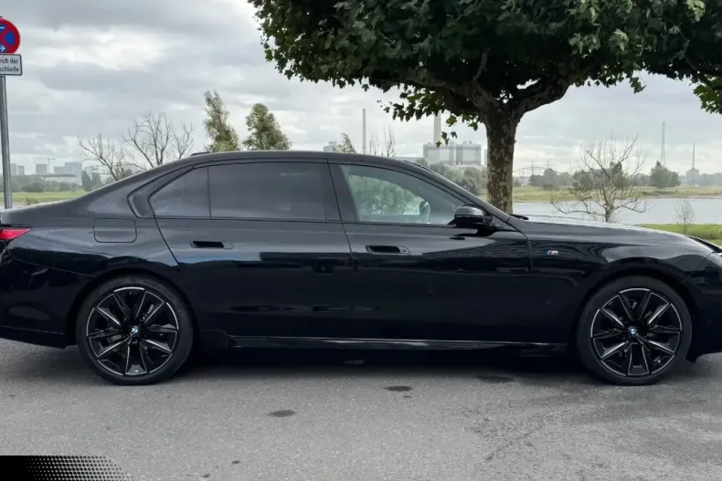 BMW 740 din 2024 cu 28.990 km - oferta BMW163408 - foto 4