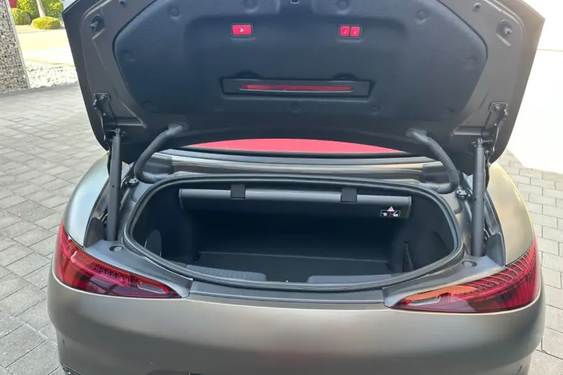 Mercedes-Benz SL 43 AMG din 2024 cu 8.358 km - oferta MER163433 - foto 9