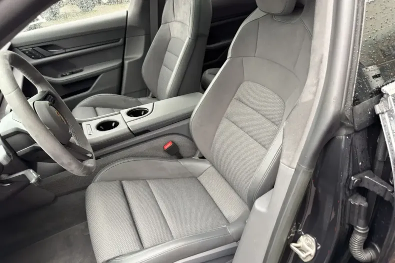 Porsche Taycan din 2022 cu 14.205 km - oferta POR163452 - foto 9