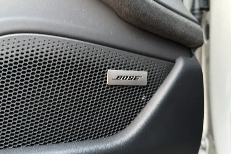 Porsche Taycan din 2023 cu 13.900 km - oferta POR163454 - foto 9