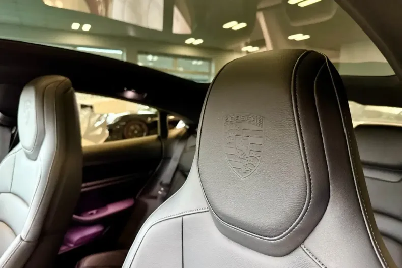 Porsche Taycan din 2023 cu 26.189 km - oferta POR163457 - foto 7