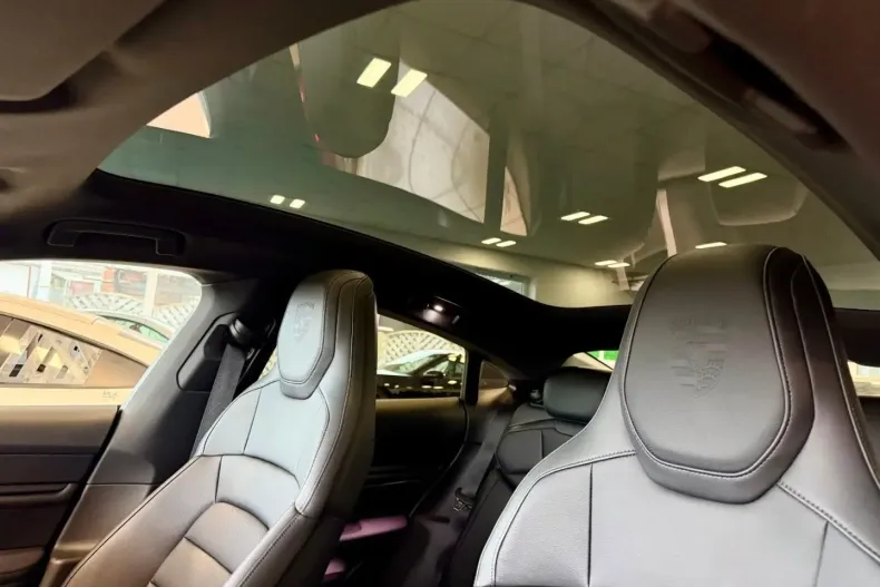 Porsche Taycan din 2023 cu 26.189 km - oferta POR163457 - foto 8