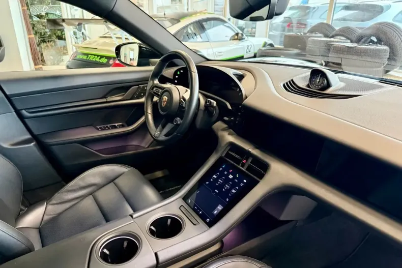 Porsche Taycan din 2023 cu 26.189 km - oferta POR163457 - foto 14