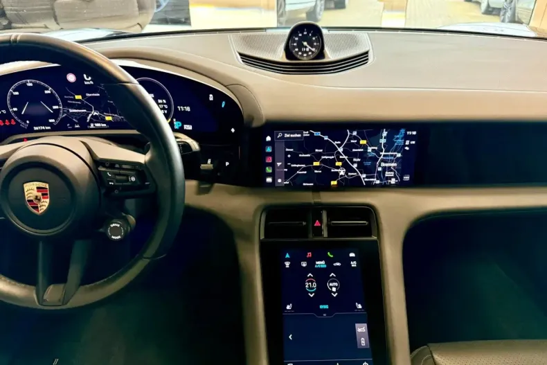 Porsche Taycan din 2023 cu 26.189 km - oferta POR163457 - foto 17