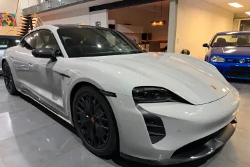 Porsche Taycan din 2023 - oferta POR163458